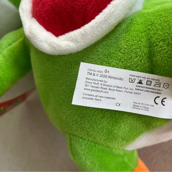 Yoshi Super Mario 17” Plushie BNWT - Picture 5 of 5